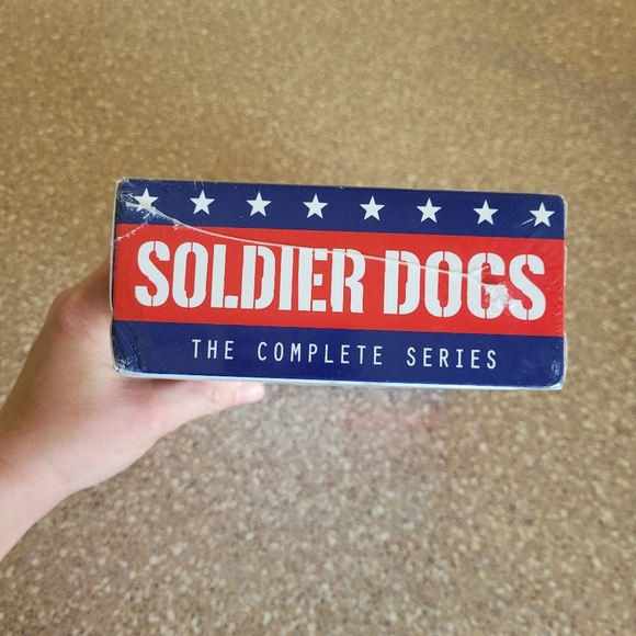 4 book set Soldier Dogs - Picture 4 of 6